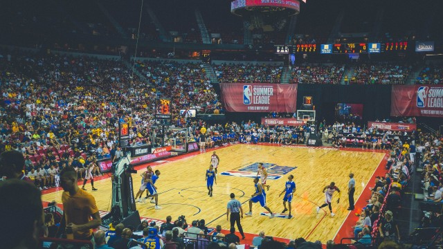 篮球职业联赛转会市场活跃异常，球员转会市场