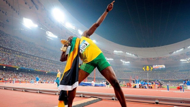 柯隆球队发挥低迷，惨遭主场溃败，柯麦隆篮球