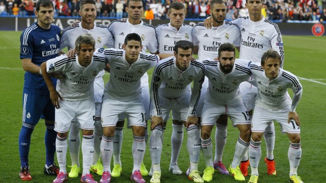 青春归来：退役球员重返赛场推动青训热潮，青春退队仪式